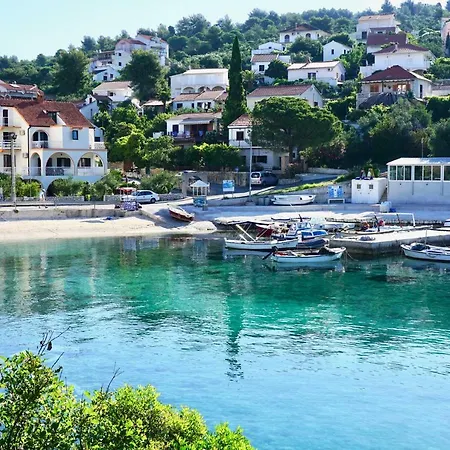 Apartmani Laura Trogir Exterior photo