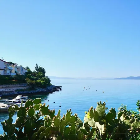 Apartmani Laura Trogir Exterior photo