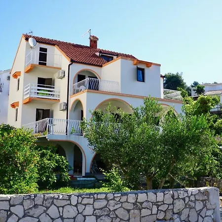 Apartmani Laura Trogir Exterior photo