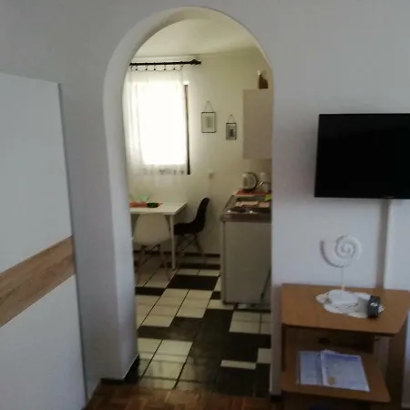 Apartmani Laura Trogir Exterior photo
