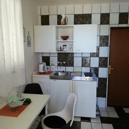 Apartmani Laura Trogir Exterior photo