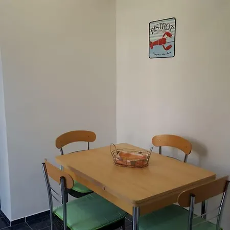 Apartmani Laura Trogir Exterior photo