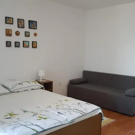 Apartmani Laura Trogir Exterior photo