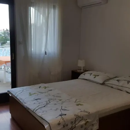 Apartmani Laura Trogir Exterior photo