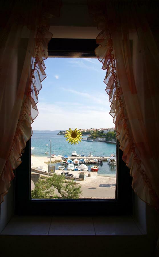 Laura * Trogir